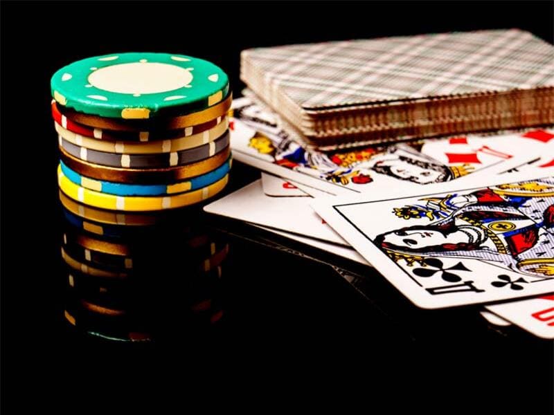Cómo jugar al póker: las reglas del juego de cartas